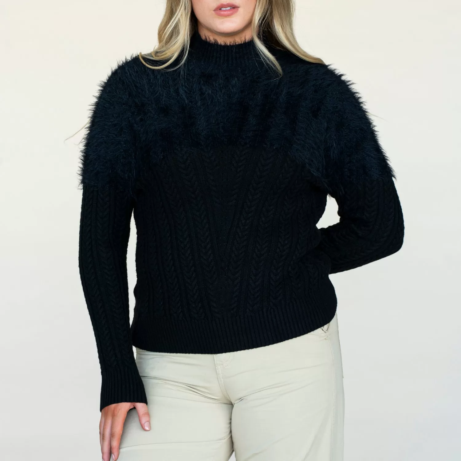 Cable Feather Plain Sweater - Black