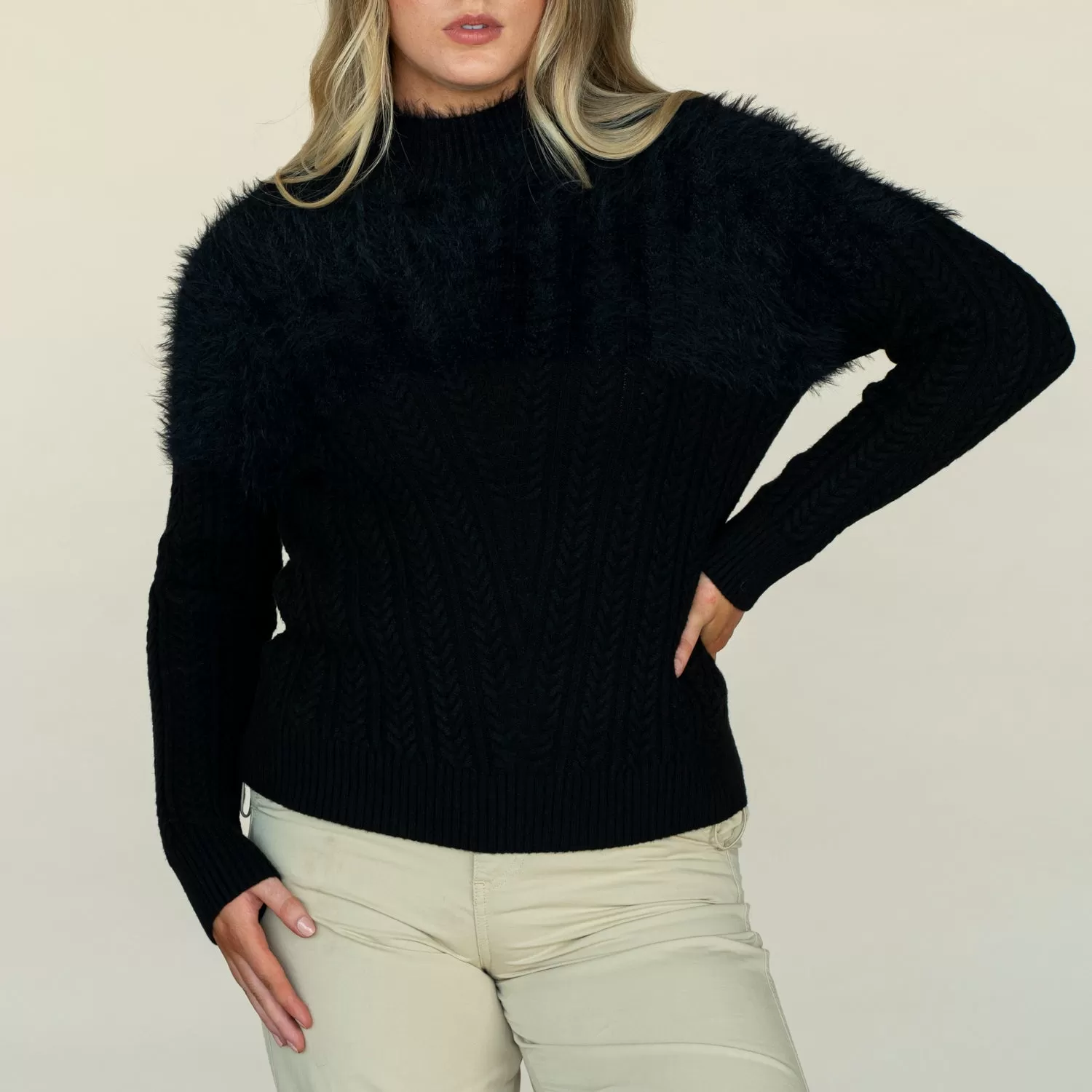 Cable Feather Plain Sweater - Black