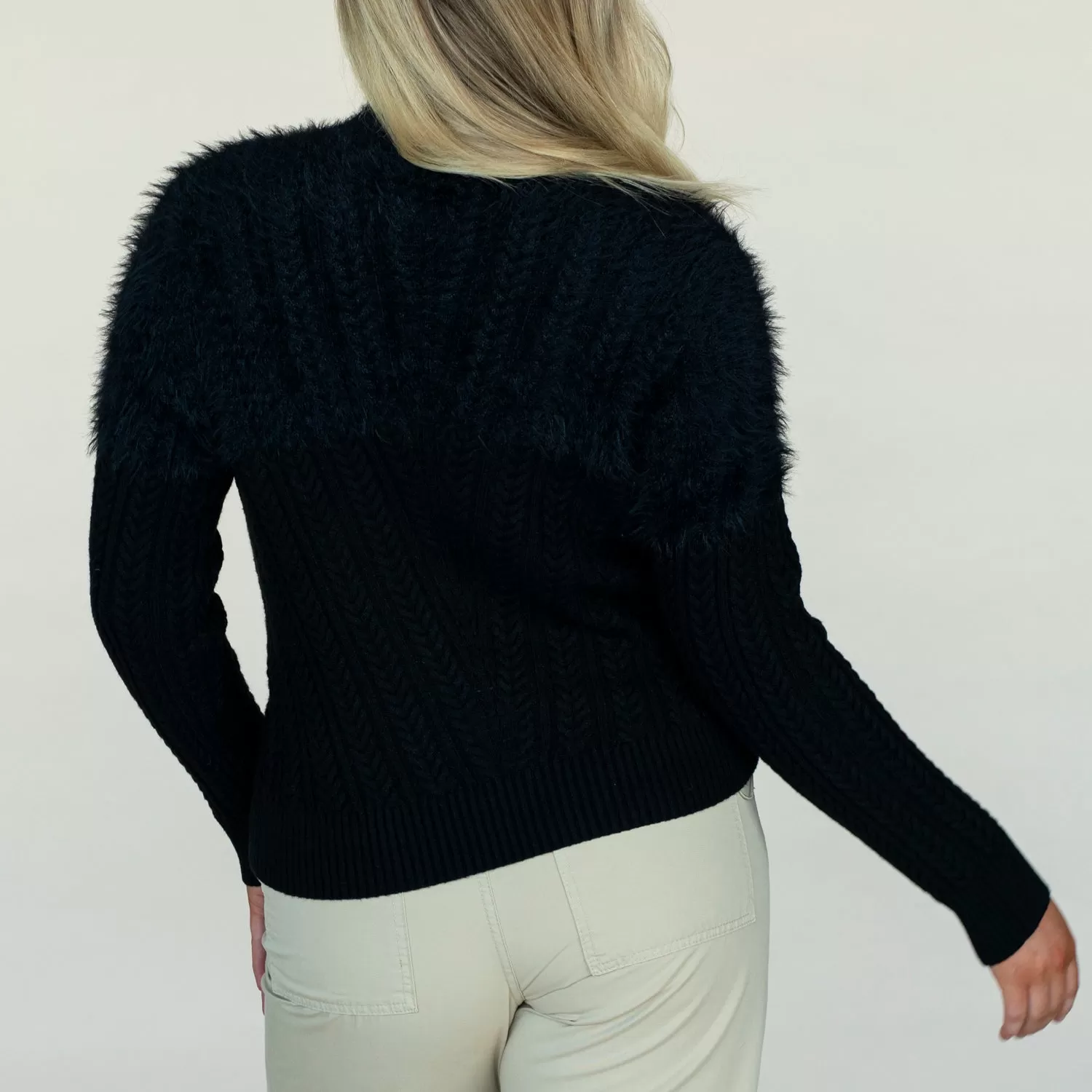 Cable Feather Plain Sweater - Black