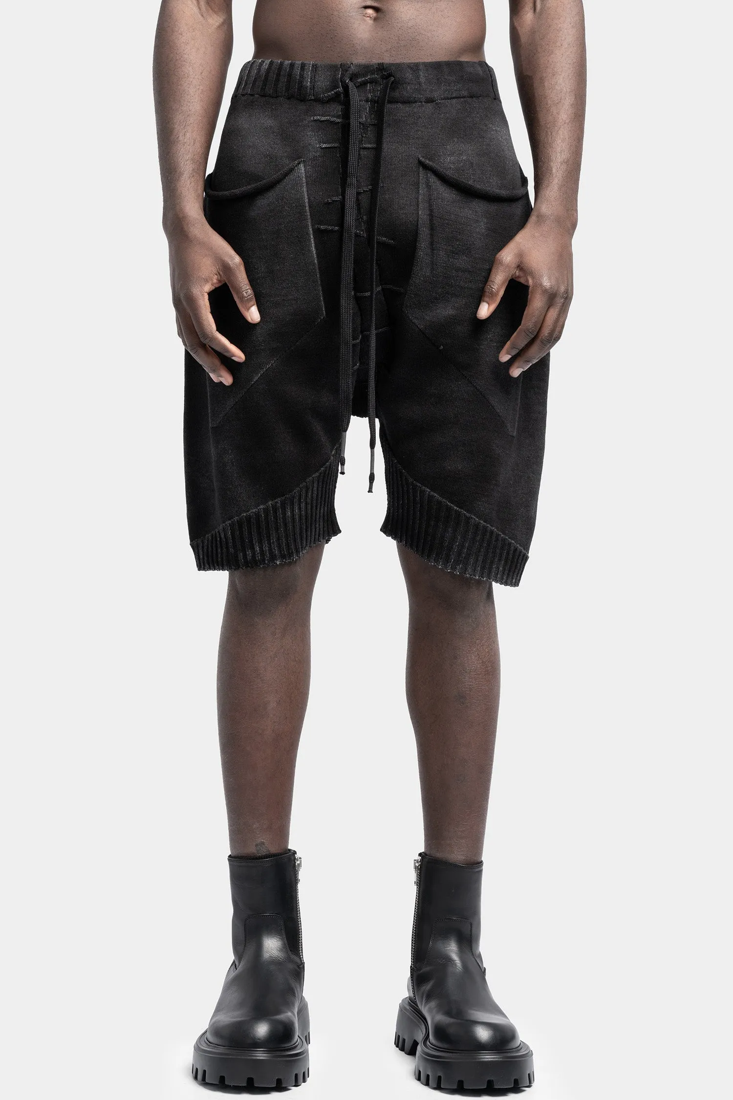 Drop crotch knit shorts, Black spray