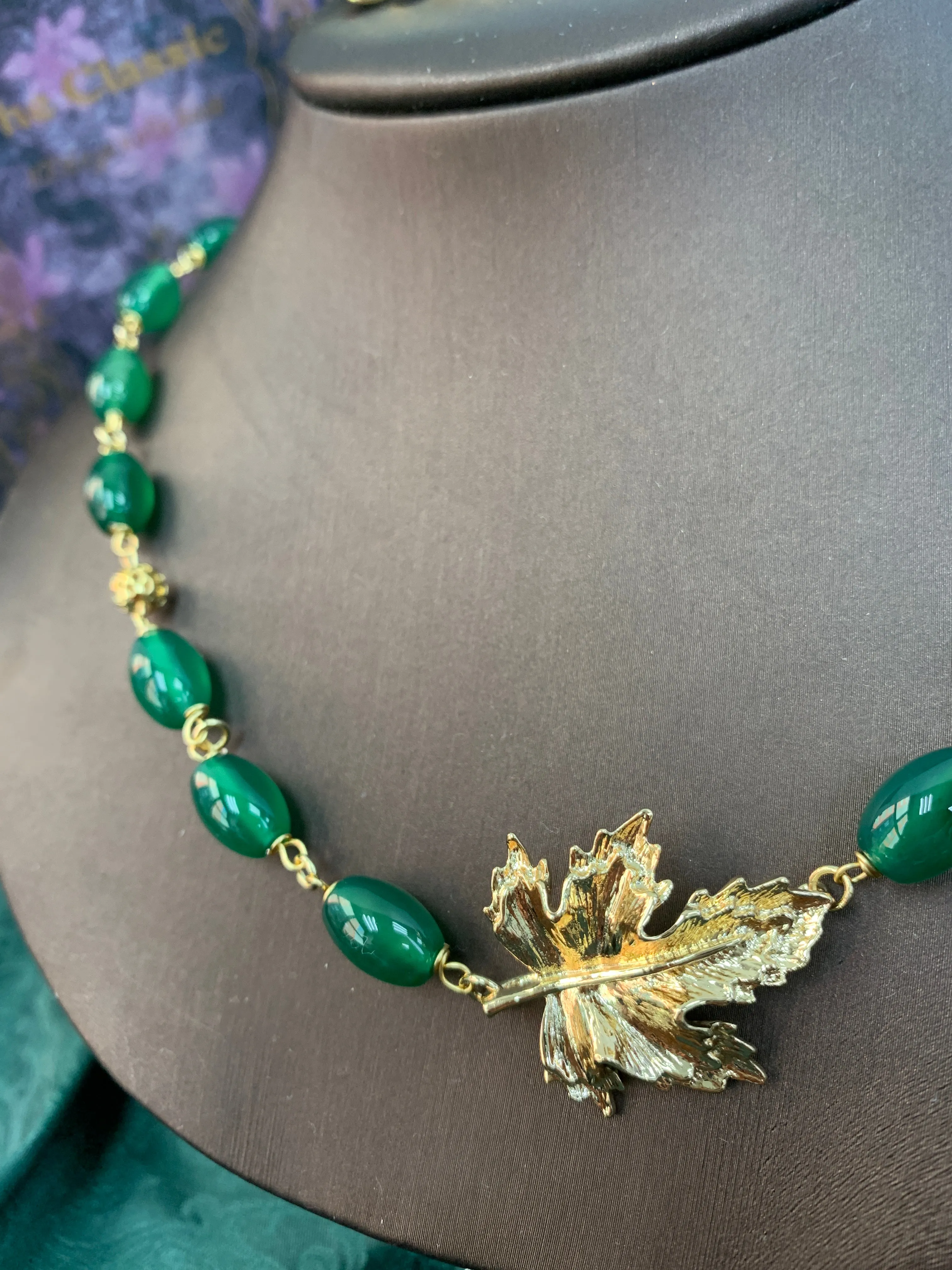 Green Agate With Maple leave Pendant Necklace HN008