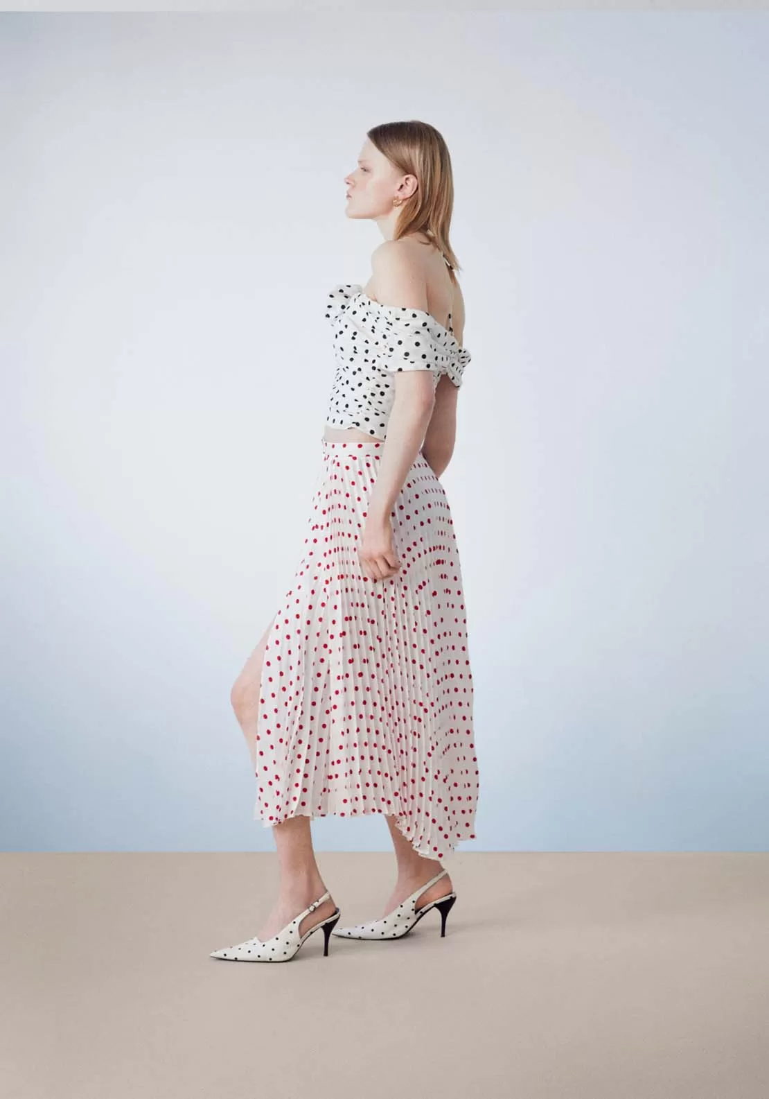 Polka dots pleated skirt