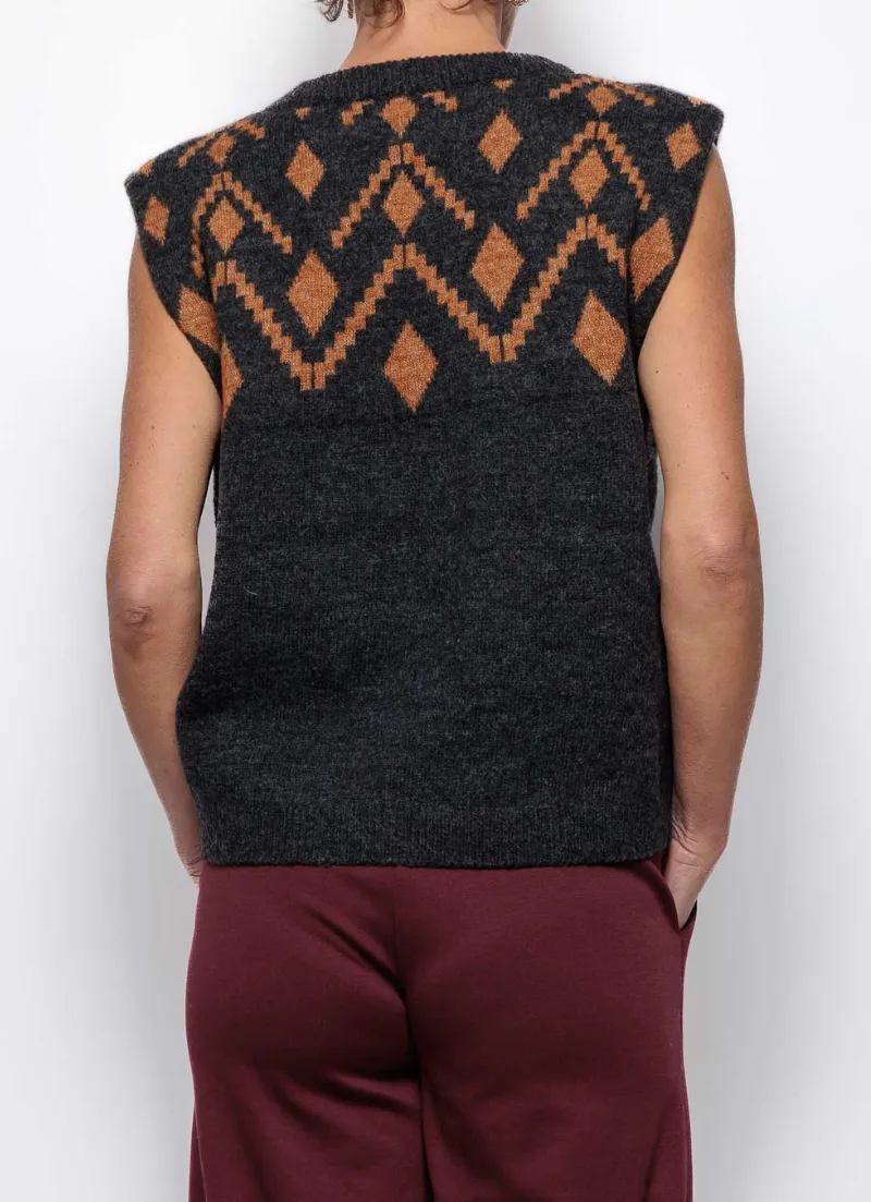 Povoke Knitted Vest