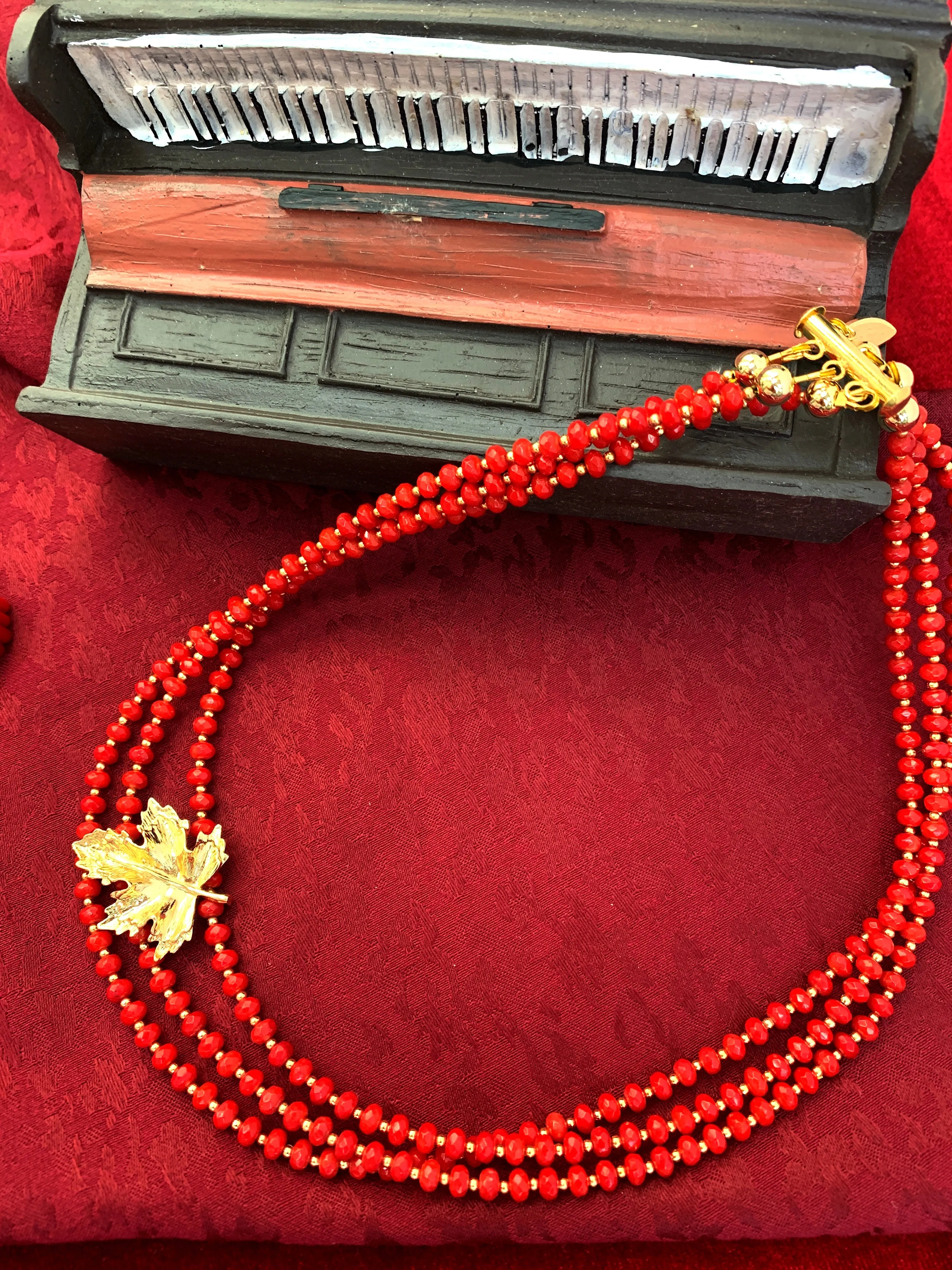 Red Coral With Maple Pendant Multi-layers Necklace HN032