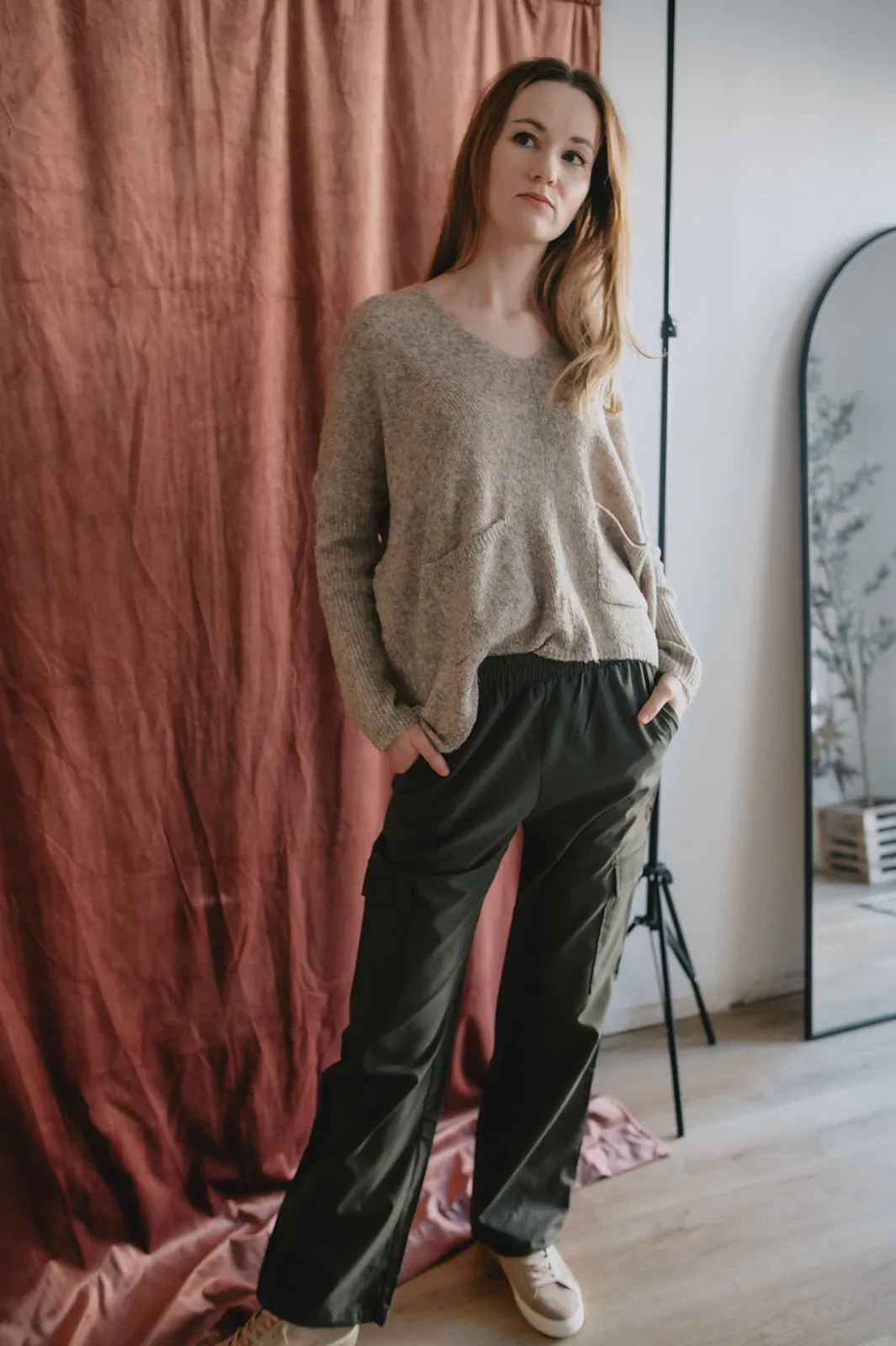 The Robin Pocket Sweater - Taupe